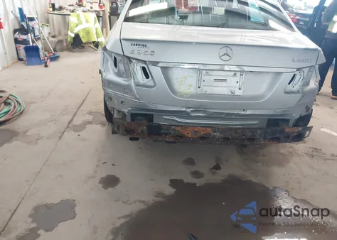 2013 Mercedes-Benz E 350 4Matic из США, поврежденный, VIN WDDHF8JB0DA749533